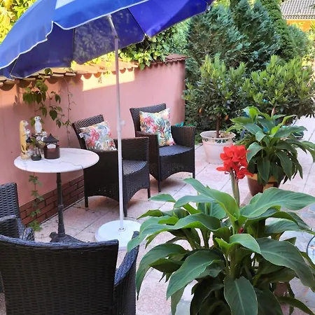 Karena Mit 2 Schlafzimmern Apartment